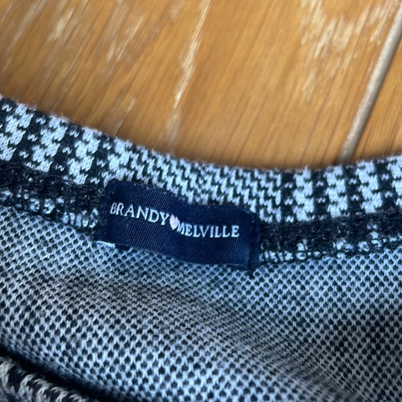 Brandy Melville T-shirt - Picture 5 of 5